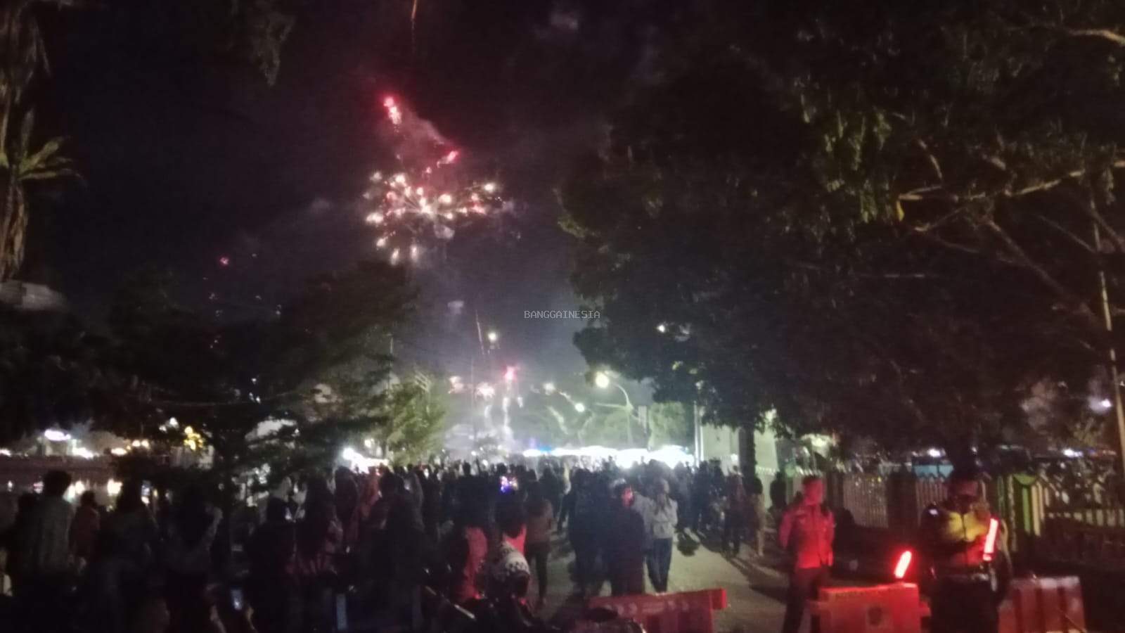 Warga Banggai Antusias Rayakan Malam Pergantian Tahun